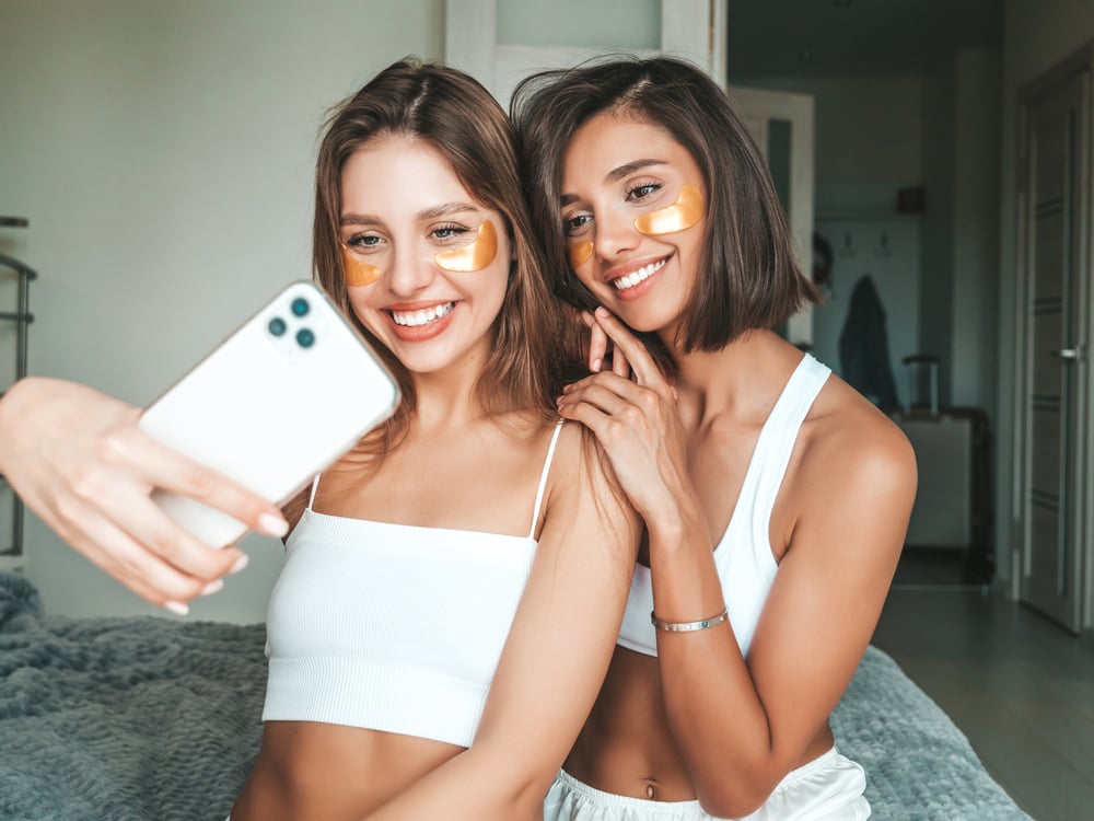 instagram models taking a selfie